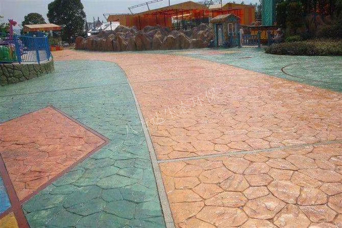 压抑地坪